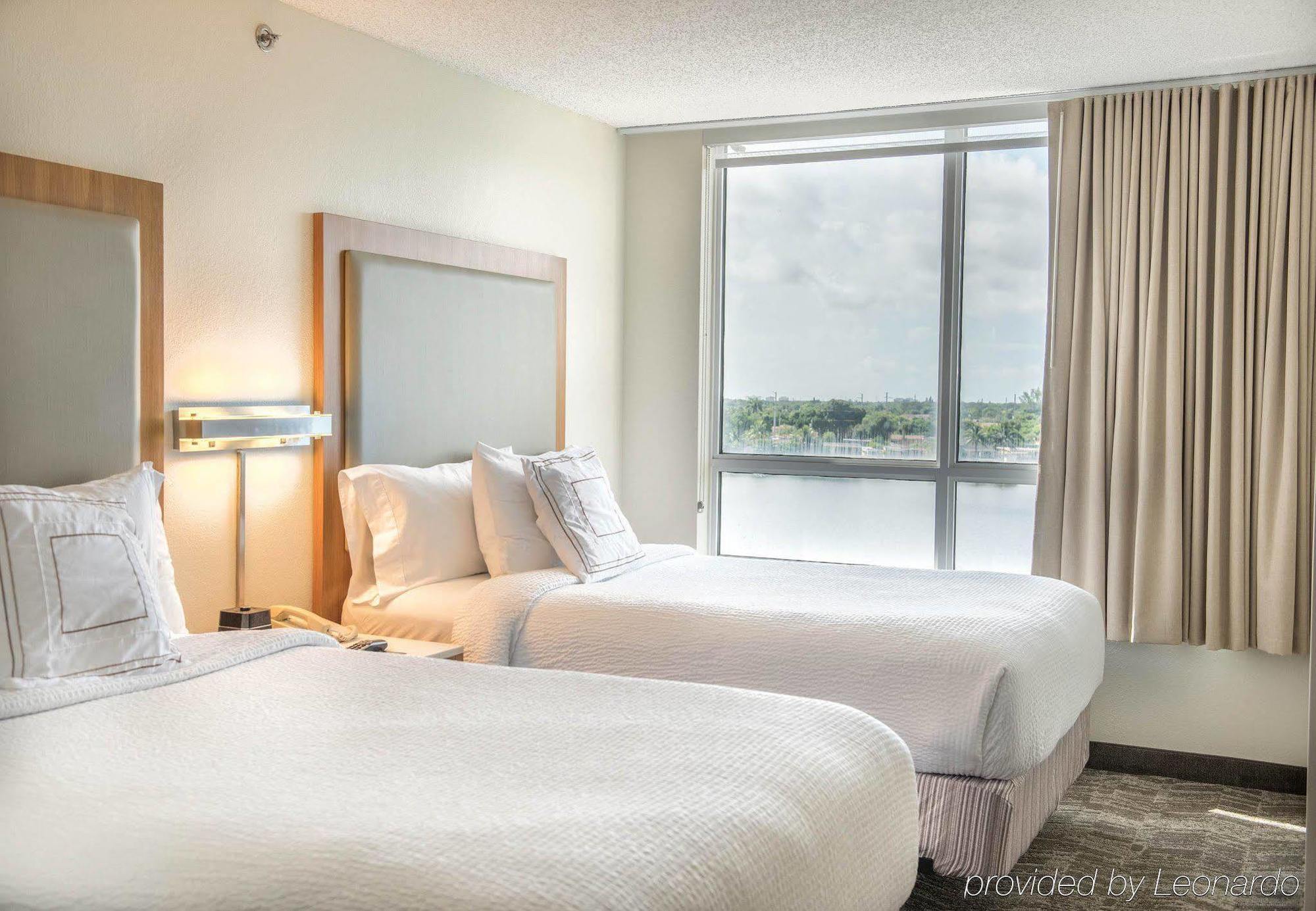 Springhill Suites By Marriott Miami Airport South Blue Lagoon Area Экстерьер фото